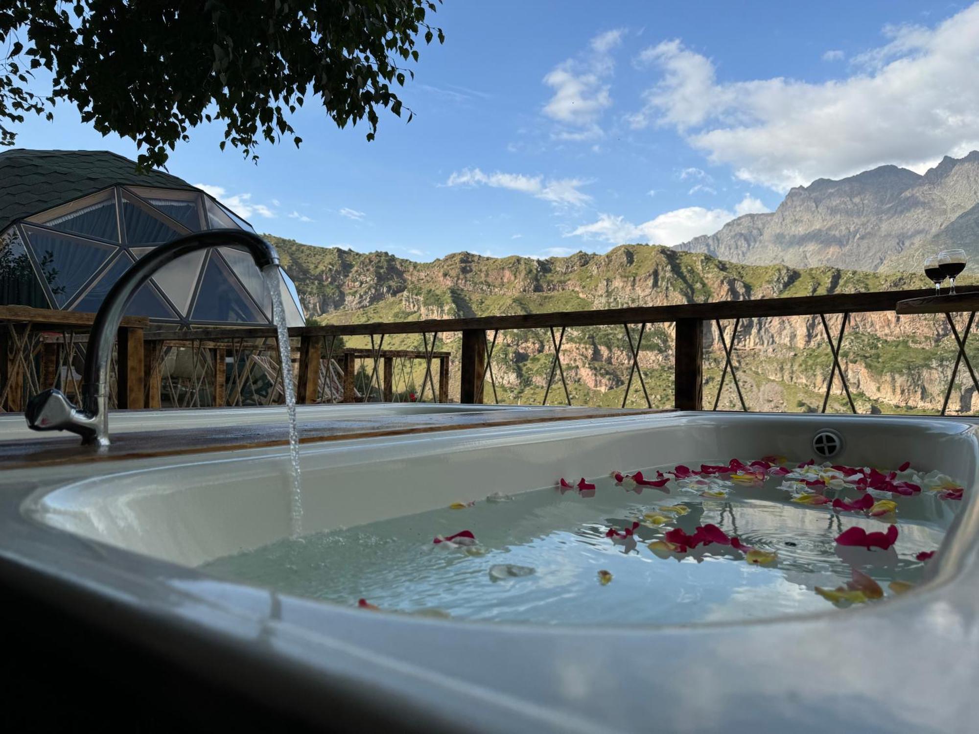 Glamping Emerald Kazbegi Exterior foto