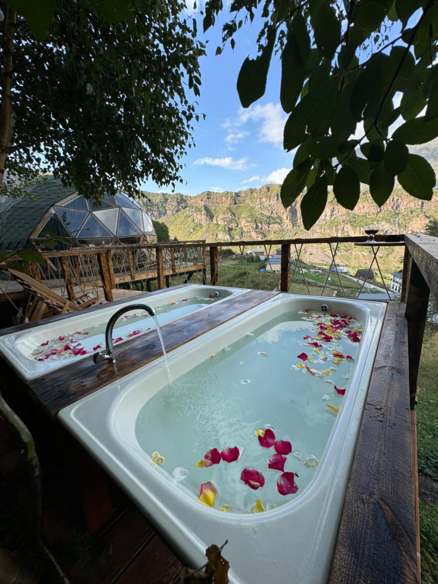 Glamping Emerald Kazbegi Exterior foto